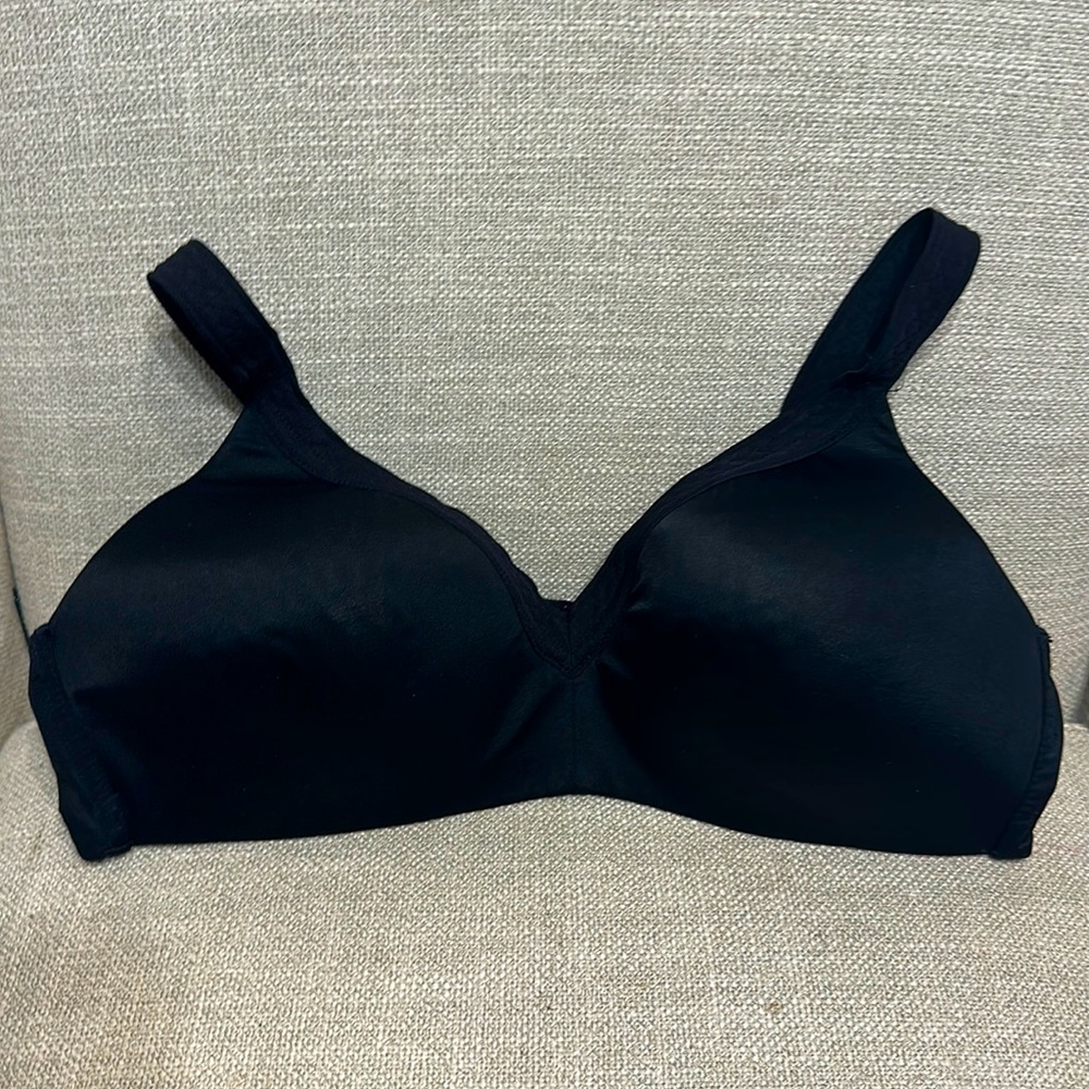 Good condition! Black bra sz 38D